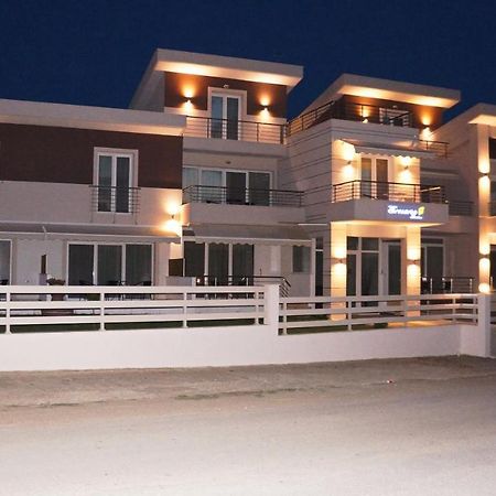 Erosaria Suites Nikiti  Dış mekan fotoğraf