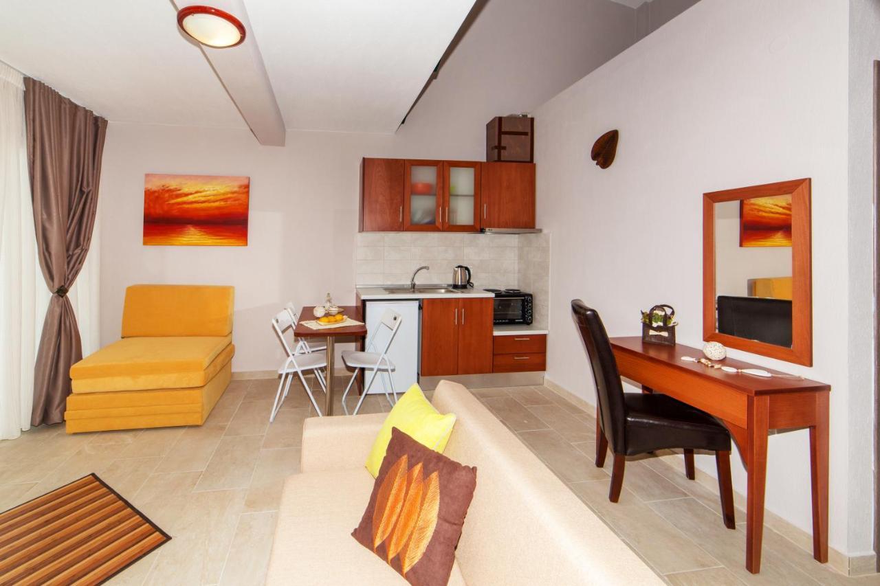 Erosaria Suites Nikiti  Dış mekan fotoğraf